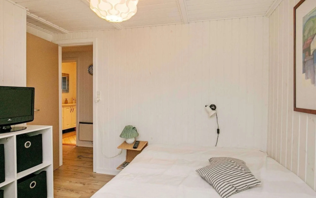 6 Person Holiday Home in Roslev