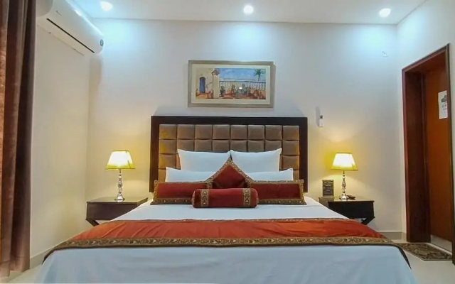 Hotel Gulberg Grand