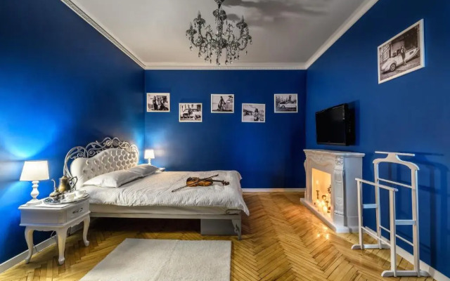 Apartment Blue Dreams