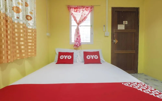 OYO 75325 Our House Tha Sao