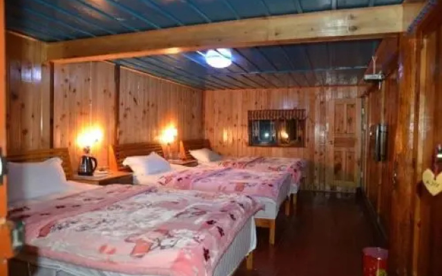 DiQing Shangri-La HaBa Snow Mountain Guesthouse