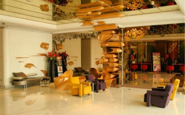 East Lake International Hotel