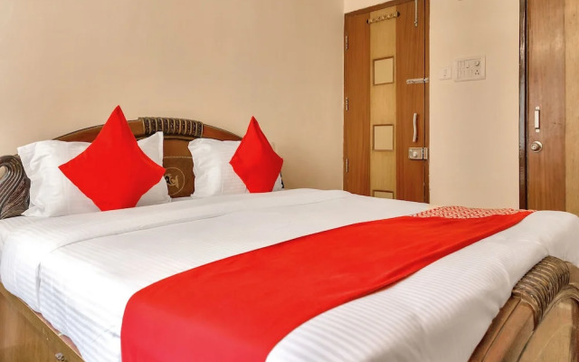 OYO 12301 RG Suites