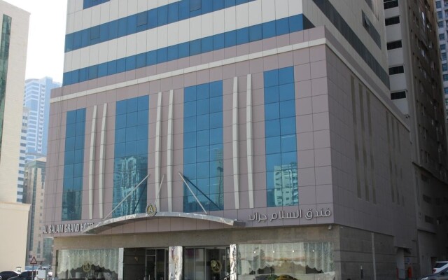 Отель Al Salam Grand Hotel-Sharjah ОАЭ, Шарджа - отзывы, цены и фото номеров - забронировать отель Al Salam Grand Hotel-Sharjah онлайн вид на фасад