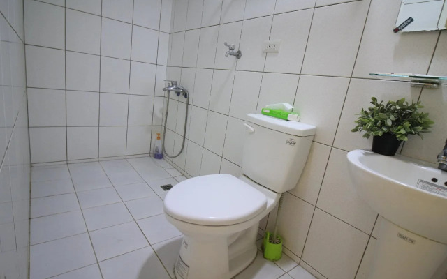Fengjia No 5 Hostel
