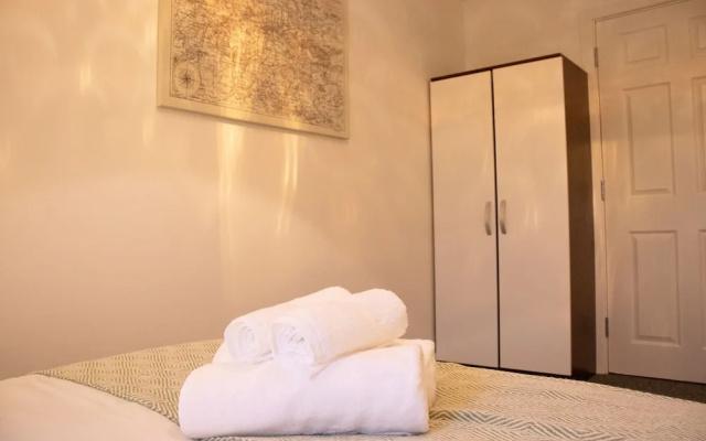 Livestay - 2 Bed 2 Bath Minutes From Heathrow