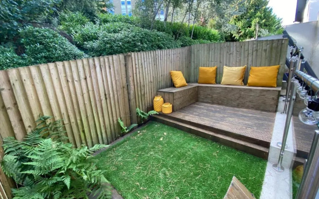 Stunning 3 Bed Townhouse: Westbourne with parking