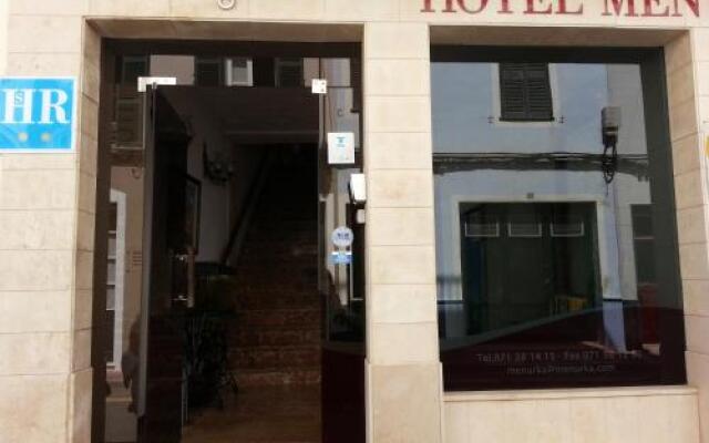 Отель Hostal Menurka Испания, Сьюдадела - отзывы, цены и фото номеров - забронировать отель Hostal Menurka онлайн вид на фасад