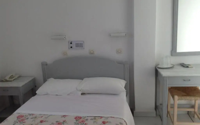King Thiras Hotel