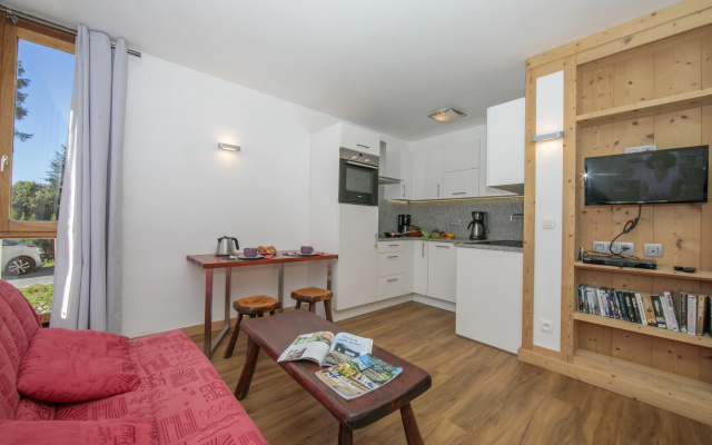 Residence de Lognan- Les Drus 12