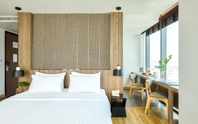 Amora NeoLuxe Hotel