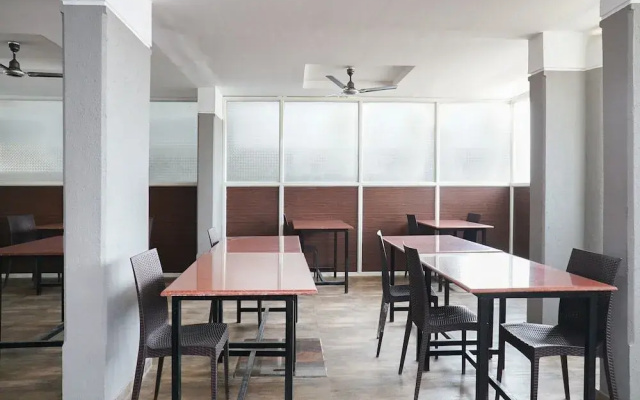 Hotel Twin Towers 1 By OYO Rooms