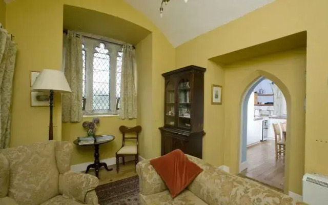 Annes Grove Miniature Castle