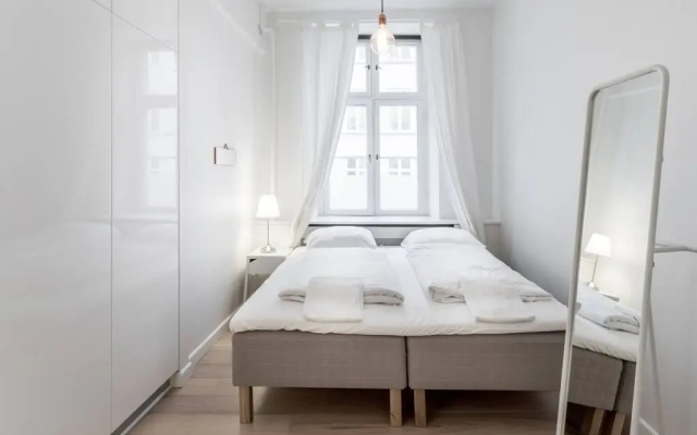★ 170SQM Apt. 50M to Main Street, Metro & canals ★