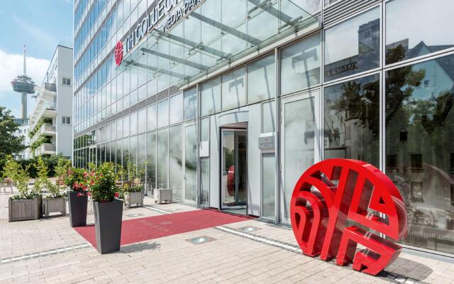 Отель NH Collection Köln Mediapark Германия, Кёльн - 3 отзыва об отеле, цены и фото номеров - забронировать отель NH Collection Köln Mediapark онлайн вид на фасад
