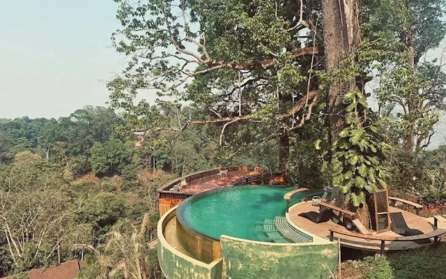 Baan Nhuer Mek