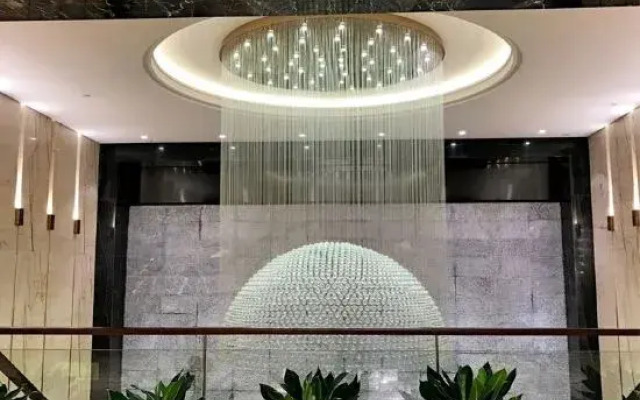 Rowin Grand Hotel