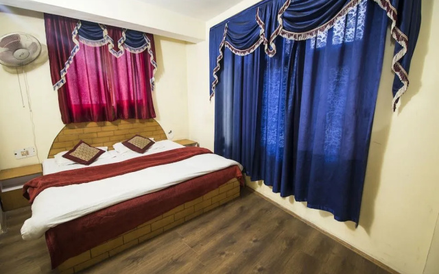 Triveni Hotel
