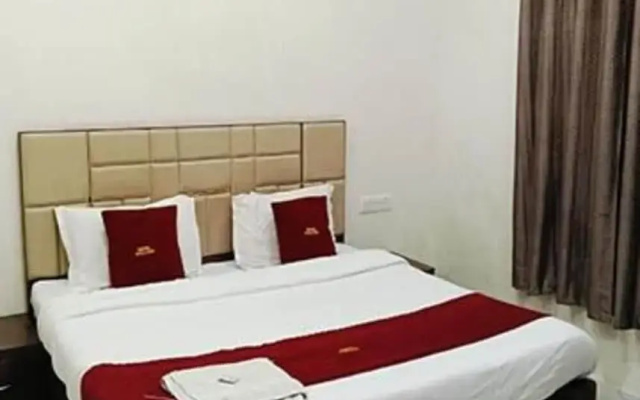 Fabhotel Red Pepper