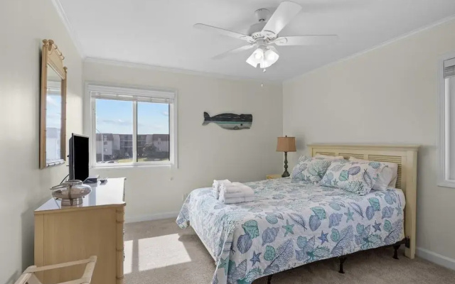 Summer School 2 Bedroom Condo by RedAwning