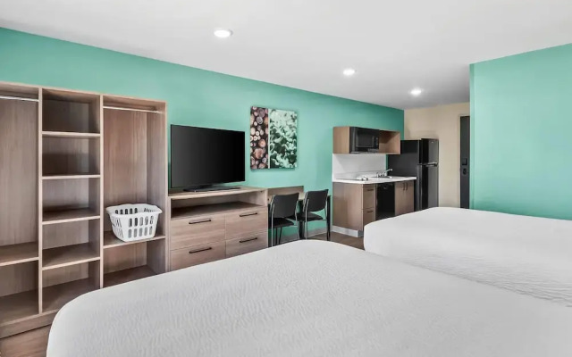 Echo Suites Sterling