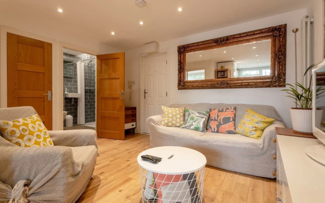 1 Bedroom Apartment Near South Bank