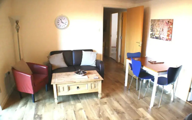 2 Bedroom Flat Near Holyrood Park Sleeps 4