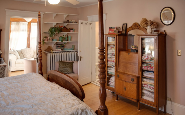 Como Lake Bed and Breakfast.
