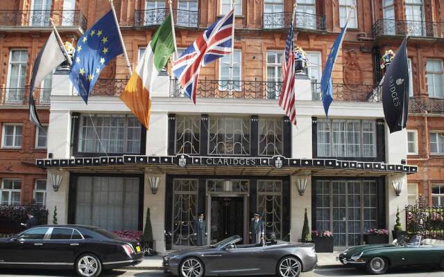 Отель Claridge's вид на фасад