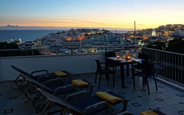 Rooftop Oldtown Residence