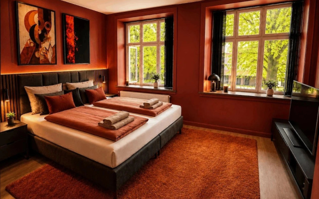 Crimson Autumn Suites JP