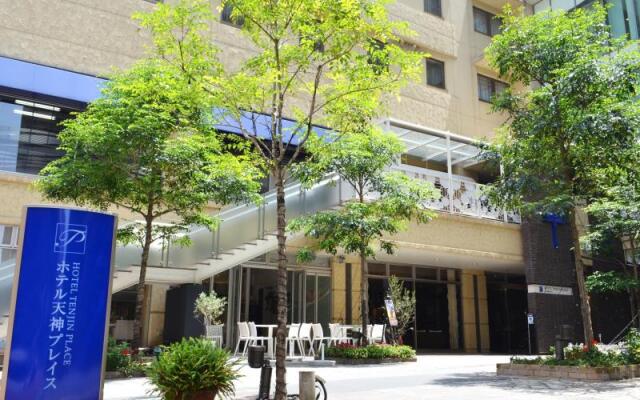 Hotel Tenjin Place Фукуока вид на фасад