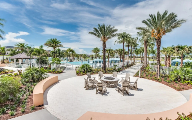 1878 Tropical Palms Circle