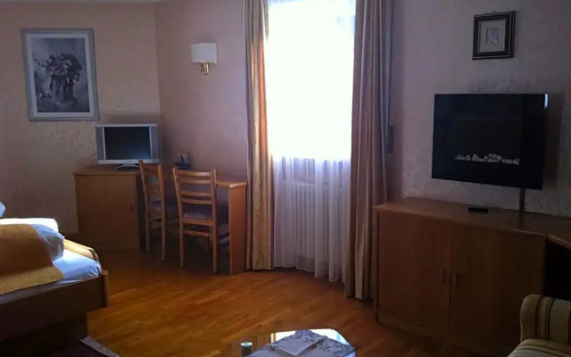 Hotel Serena