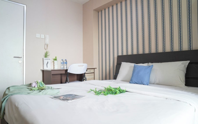 Studio Near Baywalk Mall At Apartment Green Bay Pluit