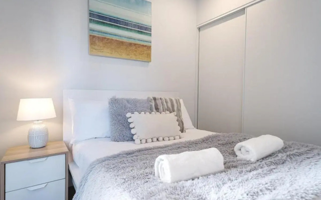 4313Elegant 1BR1BA Apt in high level