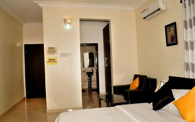 J. Gibson Hotel