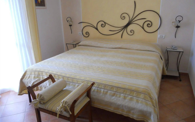 Lola Piccolo Hotel