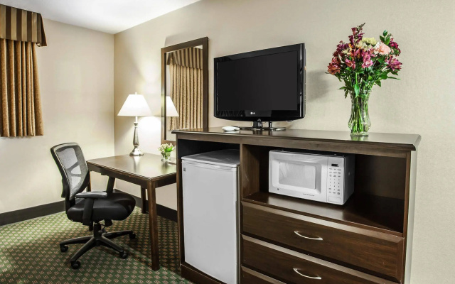 Quality Inn & Suites Hotel Seattle Center
