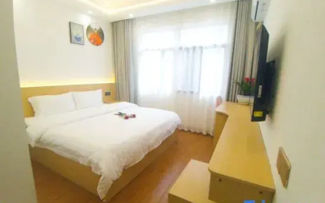 Xuangao Homestay (Huangguoshu Airport)