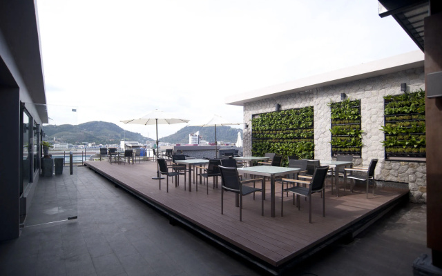 Отель The Gig Hotel