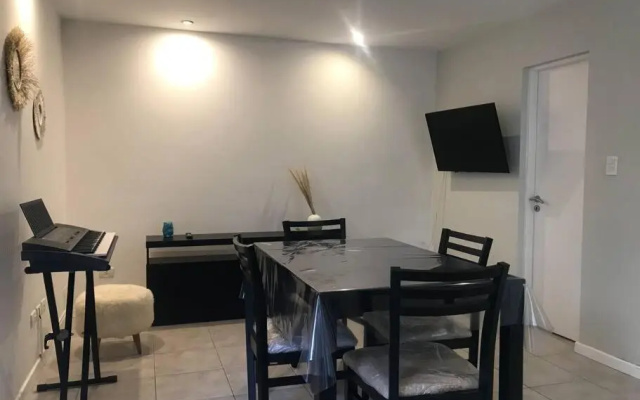 Hermoso departamento 2 amb.Zona pinos de anchorena