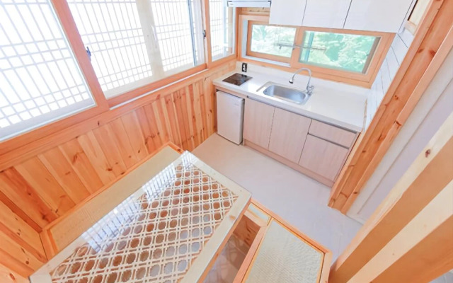 Pocheon CHW Hanok Pension