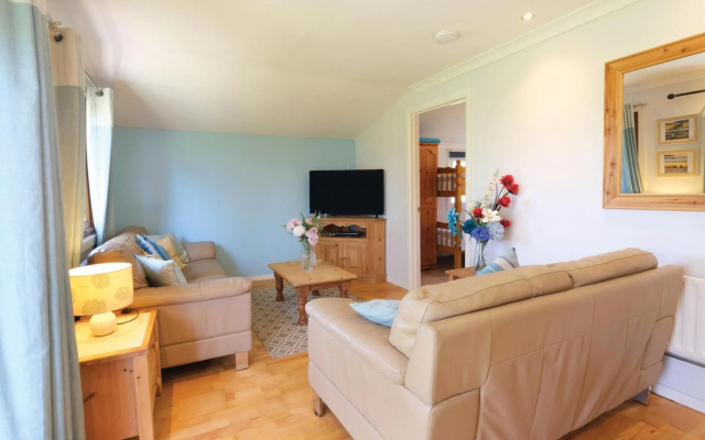 Merlins Cabin - 2 Bedroom Cabin - Blaen Cedi Farm - Penclawdd