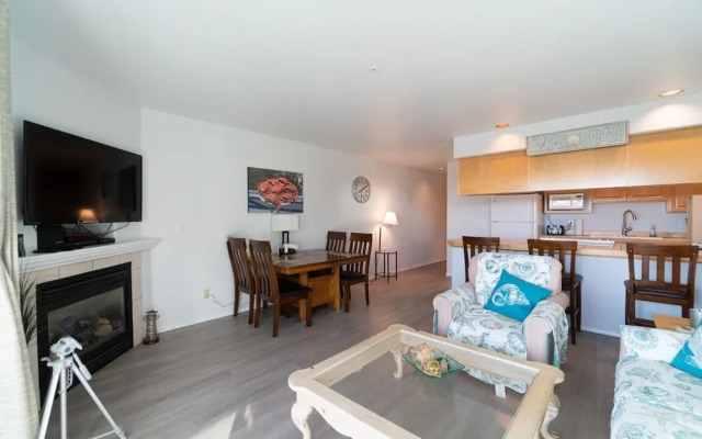 Waters Edge 208 2 Bedroom Condo