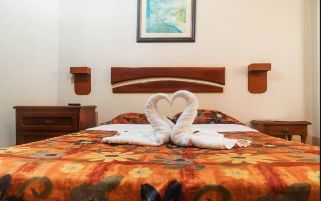 Las Brisas Hostal