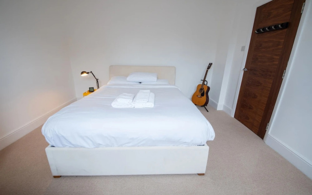 2 Bedroom Home Near Peckham High Street