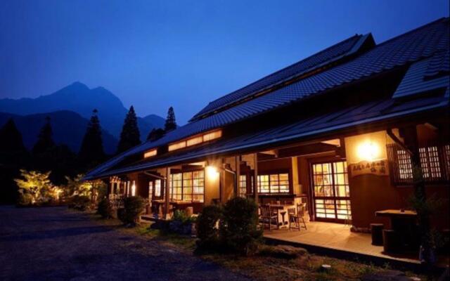 Отель Yufuin Ryokan Baien Хидзи вид на фасад