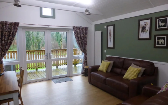 Squirrel Lodge 40 With Hot Tub, Newton Stewart