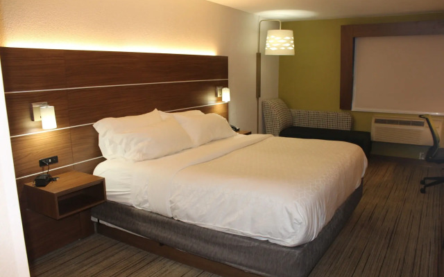 Holiday Inn Express Hotel & Suites Raton by IHG